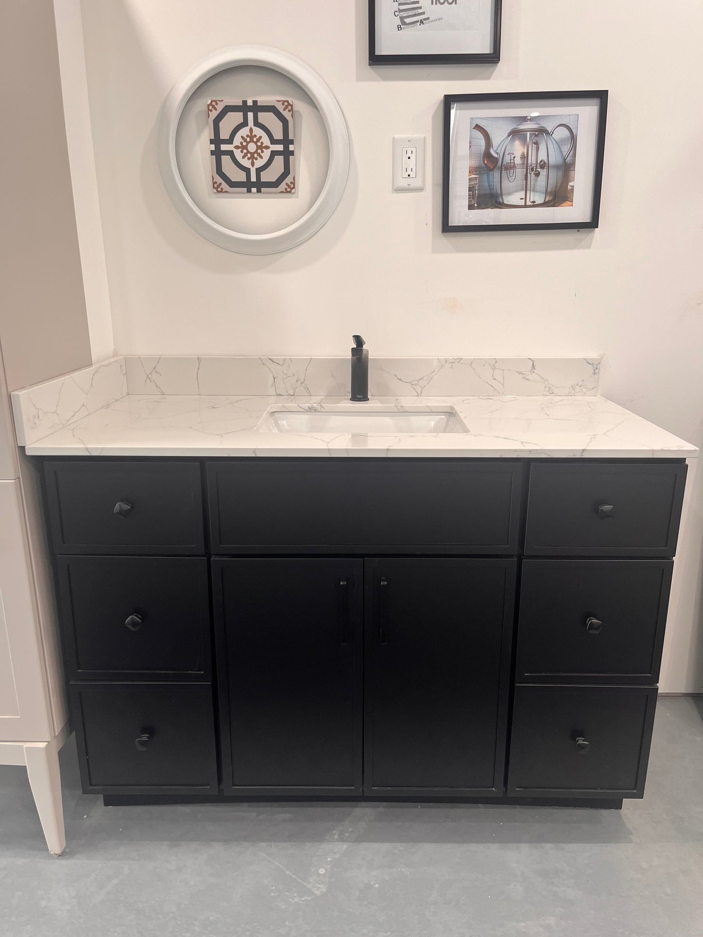 48" Vanity Floor Model