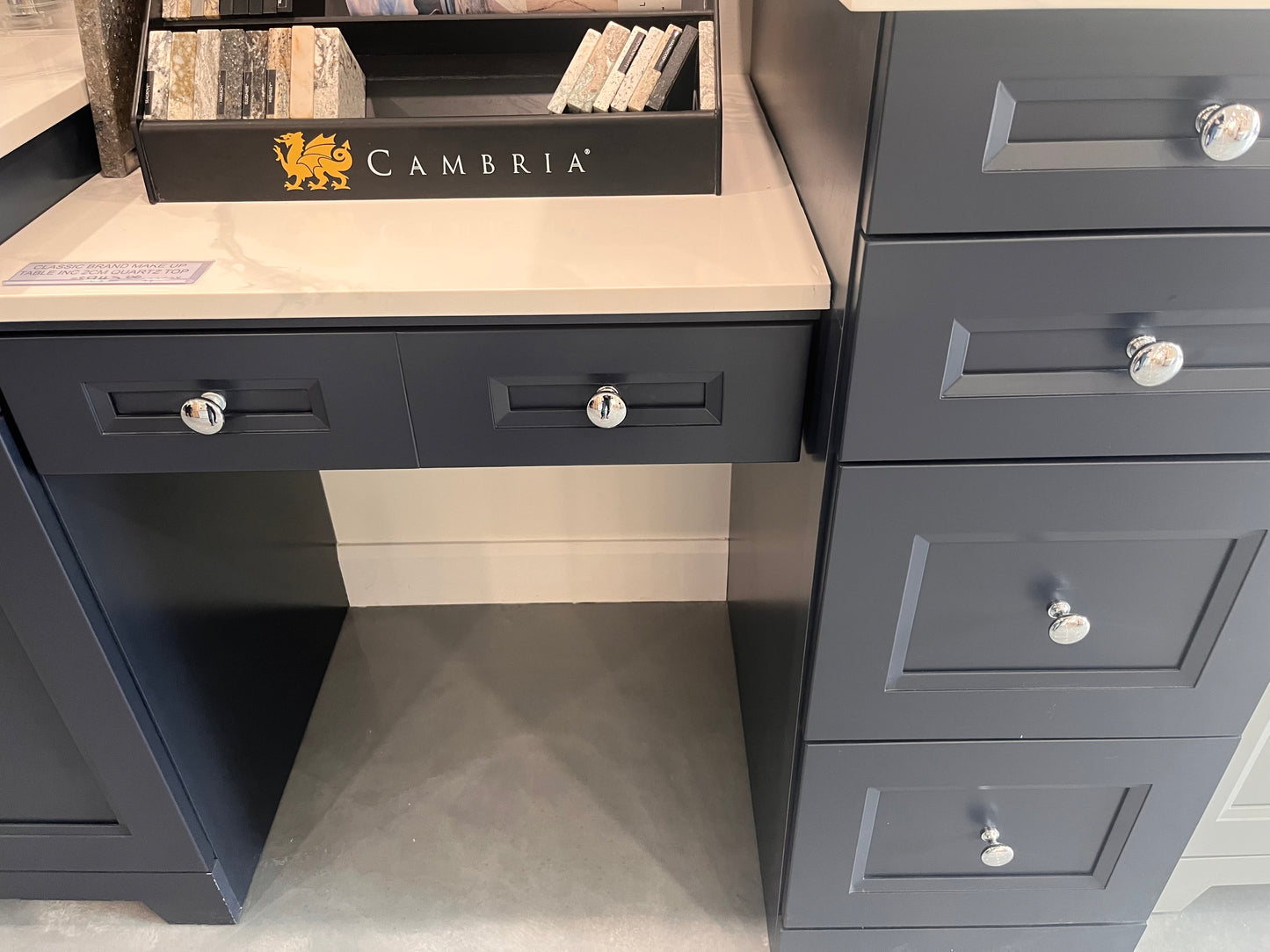 3pc Vanity Tower Makeup Table + Mirror Floor Model