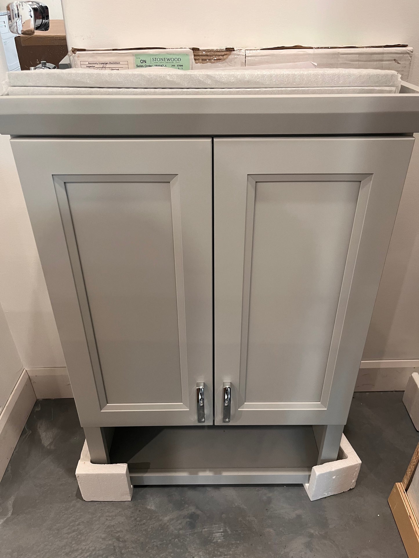 Stonewood Bath Storage Floor Model